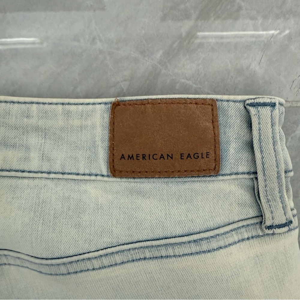 Women’s American Eagle Super Hi-Rise Distressed Light Wash Jeggings Size 4 - Picture 11 of 16
